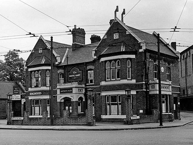 White Hart, High road, Willesden - circa 1950