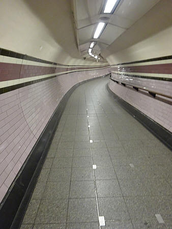 Arsenal station tunnel from platform