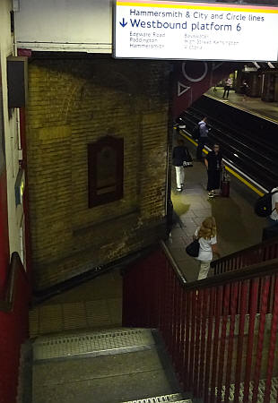 Baker street - stairs down the the Hammersmith & city lines