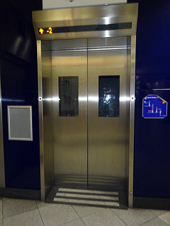 Bond street lift from platform on Central line