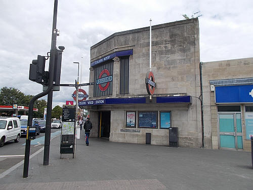Colliers Wood station