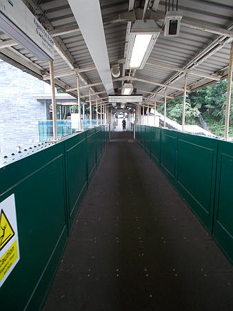 Finchley Central bridge platform access between both platforms & to street