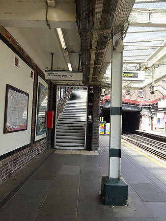 Kingsbury Station does have stairs